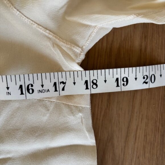 Chaser Ivory Silk Long Sleeve Pullover Top Blouse NWT Small - Picture 5 of 7